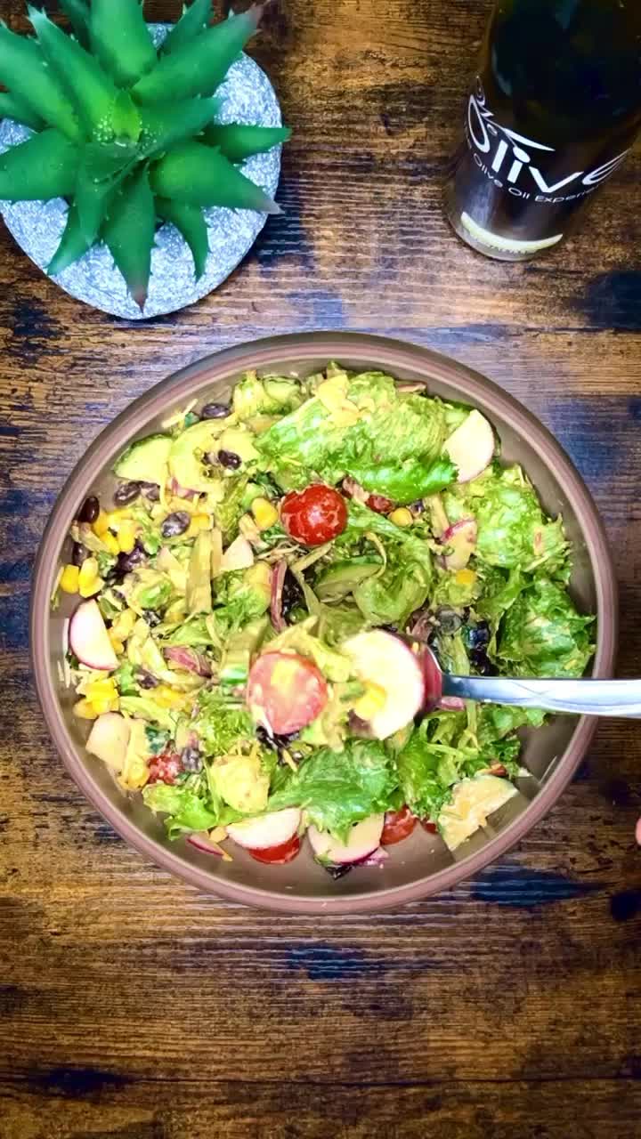 Santa Fe Style Salad with Chipotle Dressing