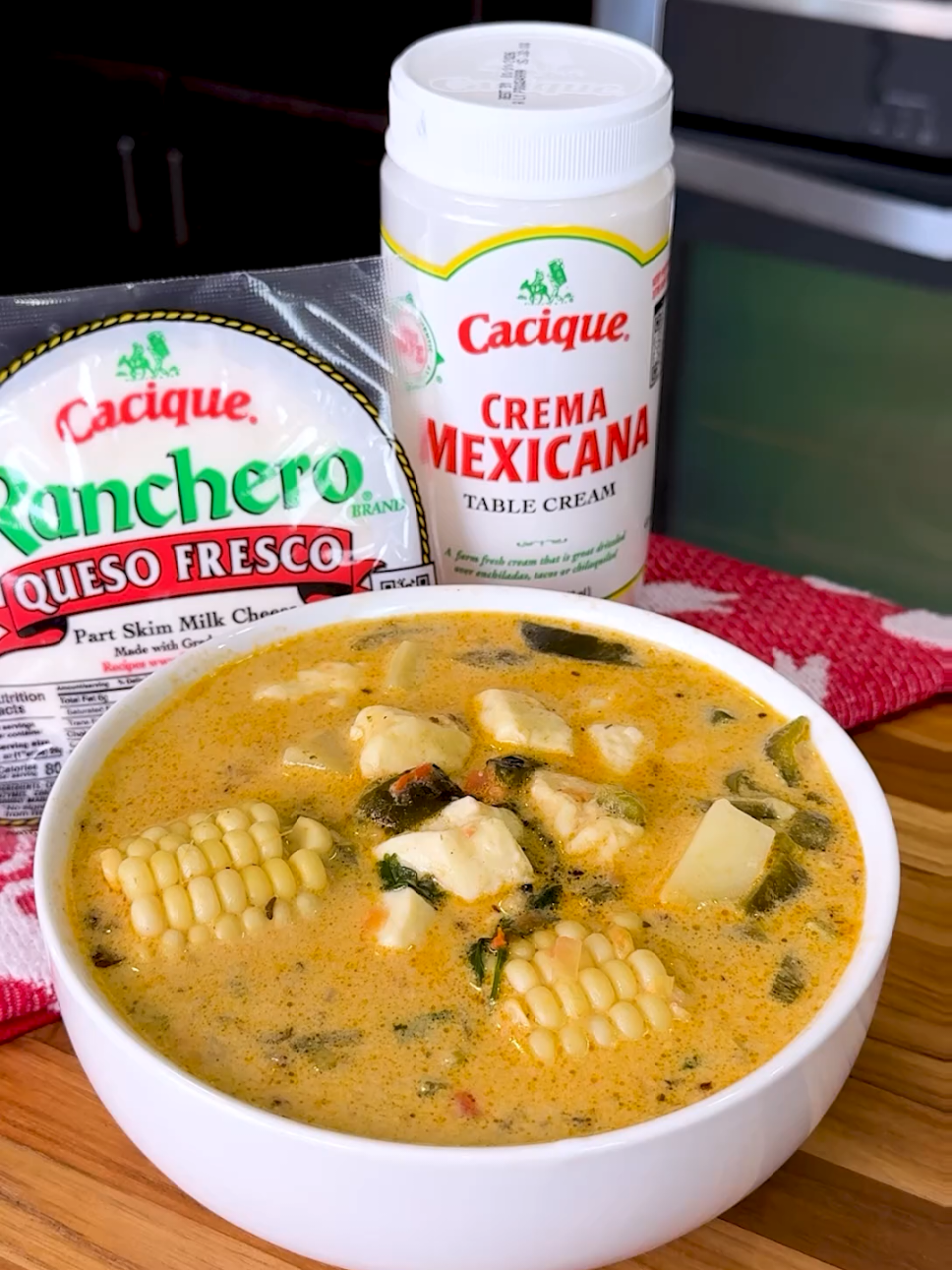 Caldo de Queso con Papas y Elote