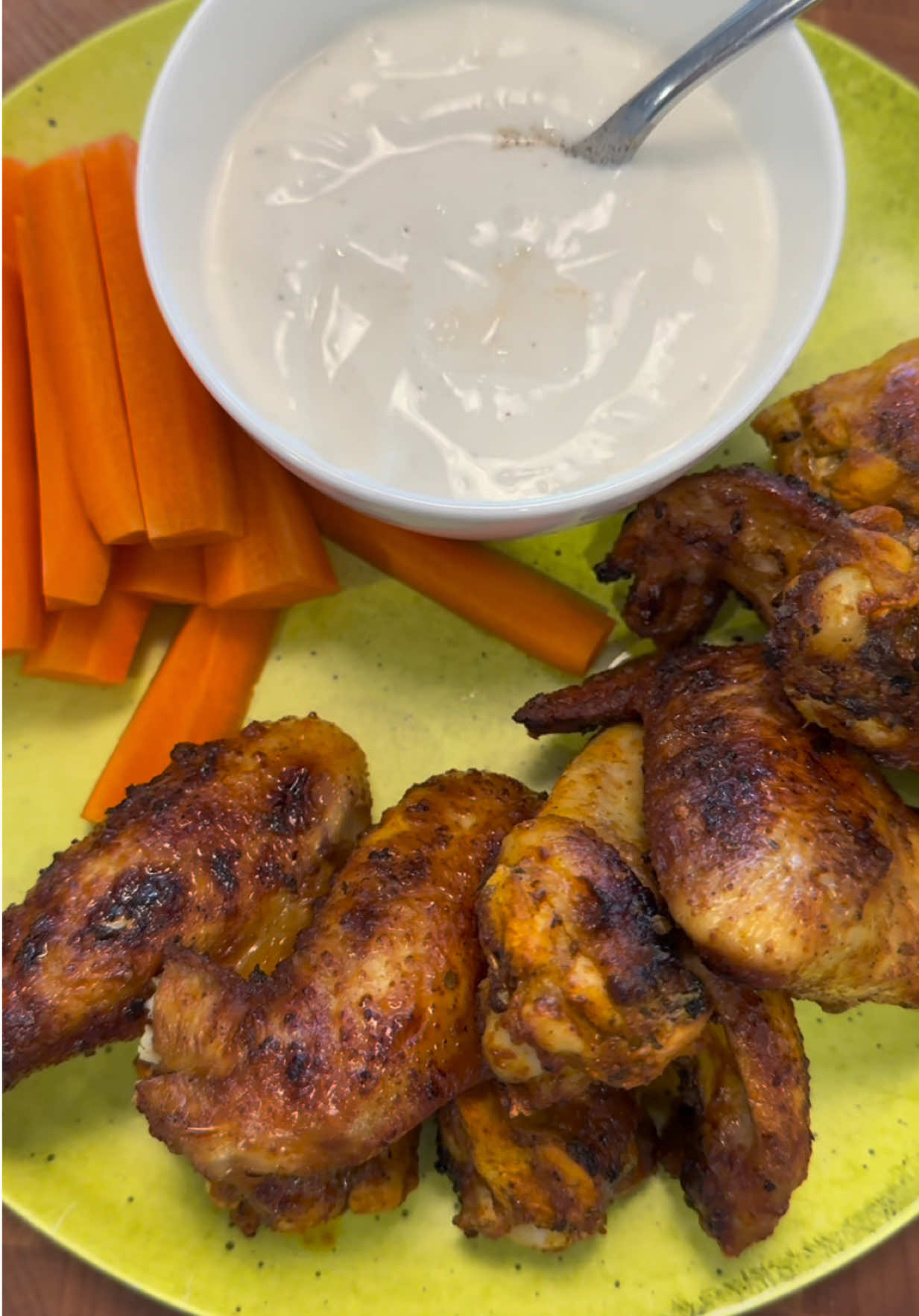 Garlic Chicken Wings with Yogurt Dip