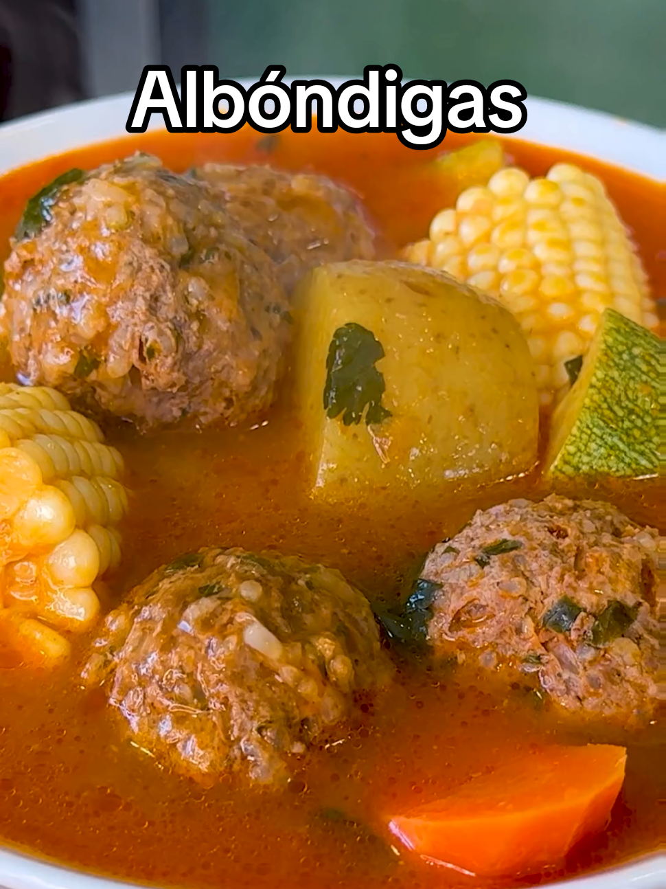 Sopa de Albóndigas con Chipotle