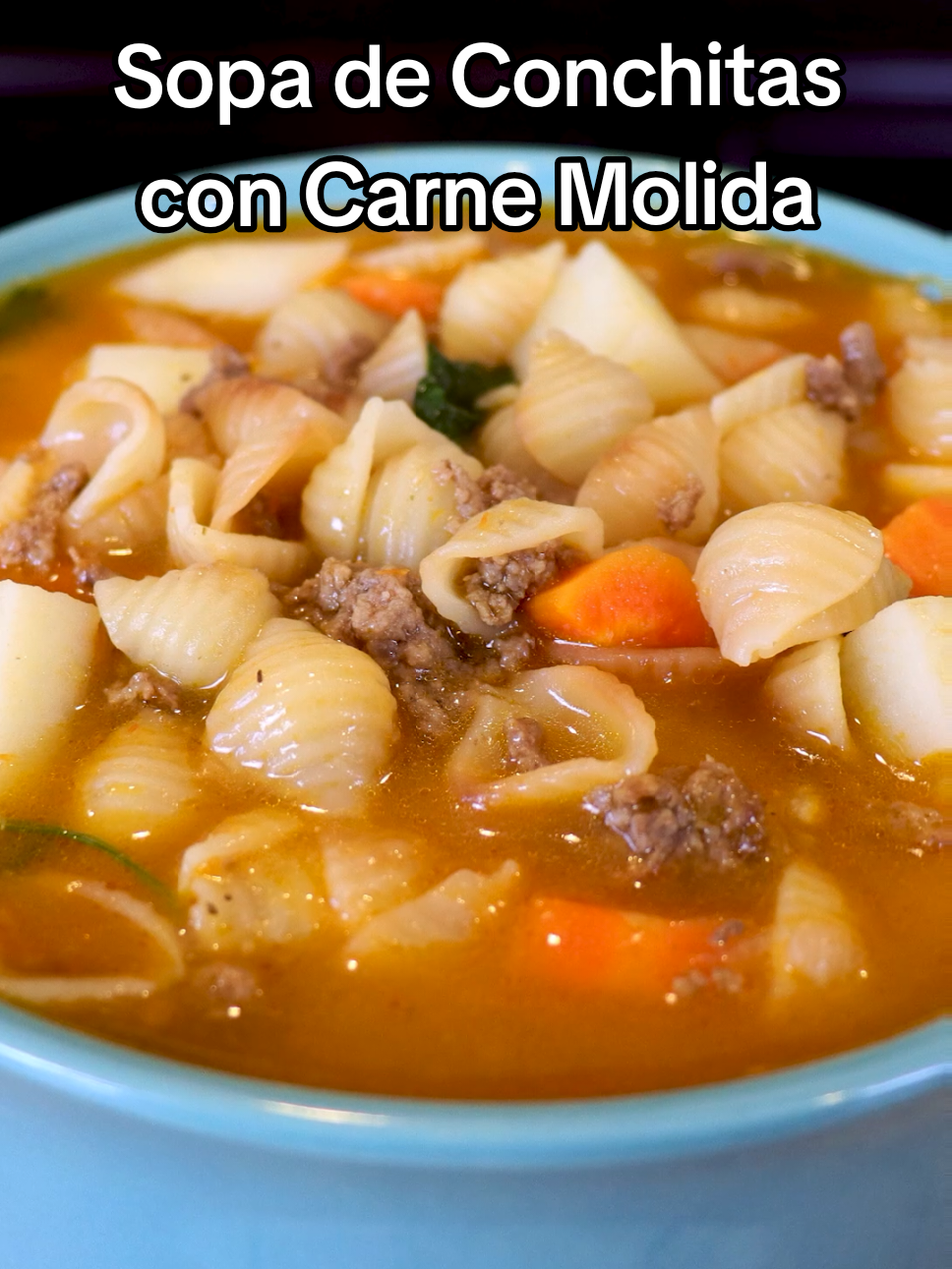 Sopa de Conchitas con Carne Molida