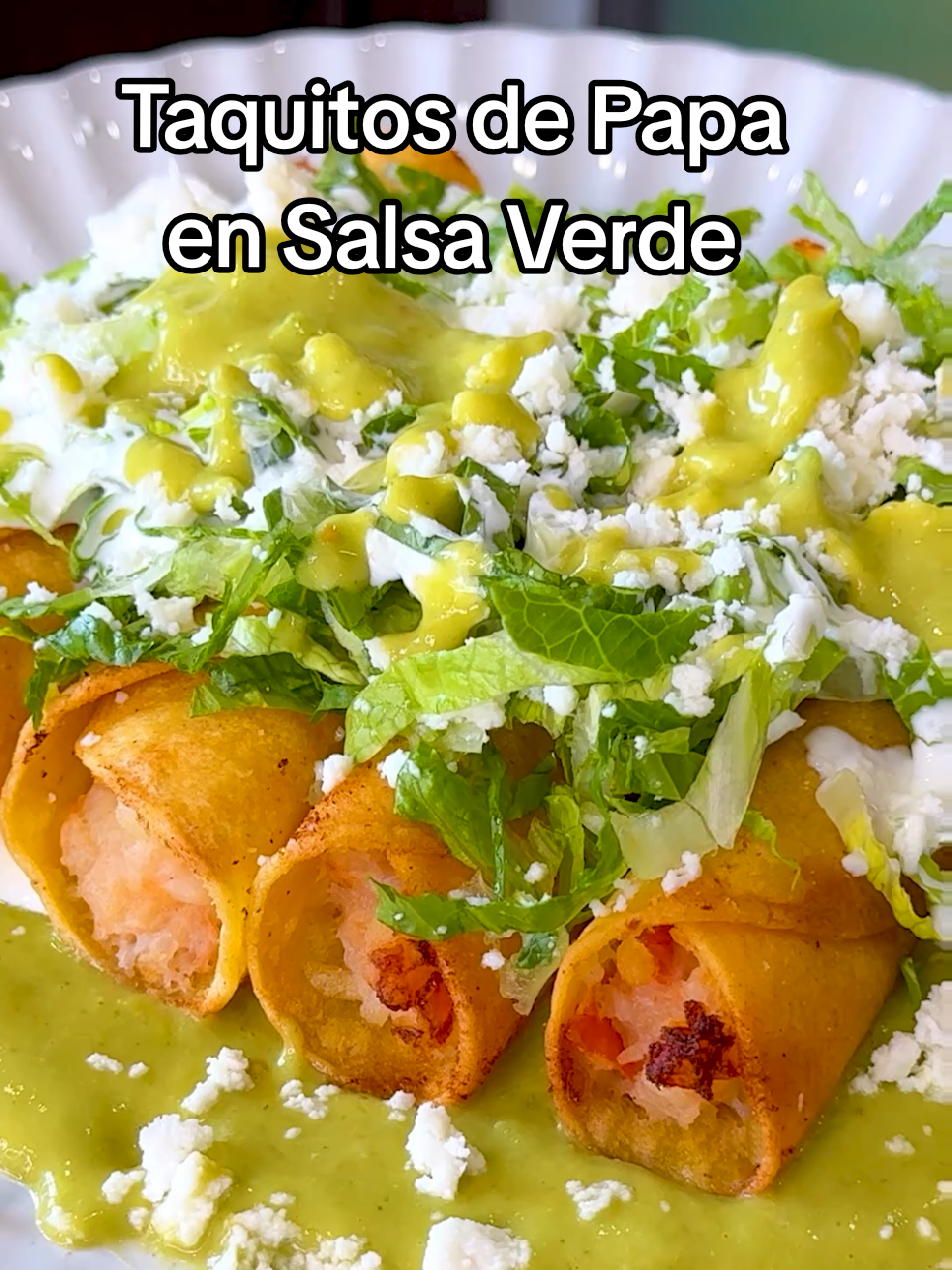 Taquitos de Papa en Salsa Verde