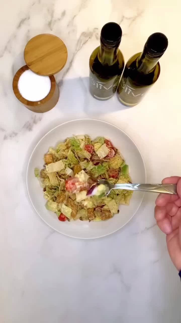 BLT Salad with Spicy Chipotle Mayo Dressing